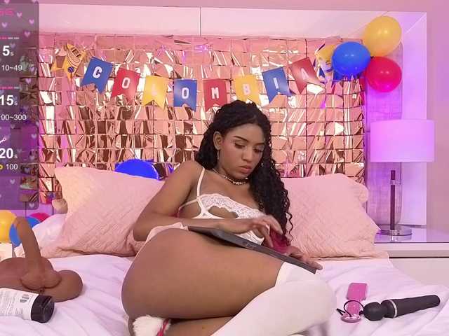 CarlaHilton live cam on BongaCams