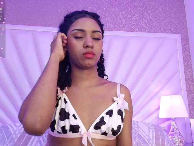 CarlaHilton live cam on BongaCams