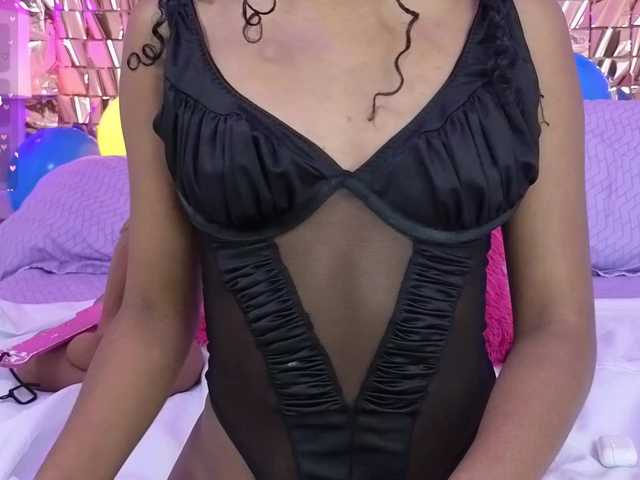 CarlaHilton live cam on BongaCams