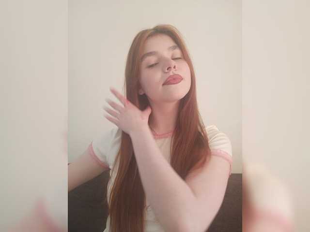 DanaWhitea live cam on BongaCams