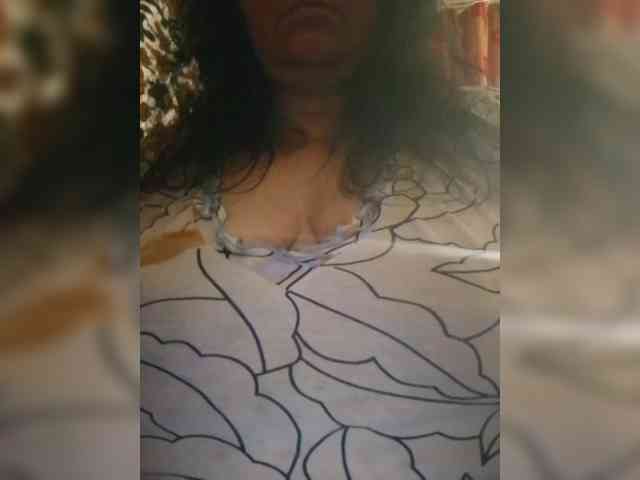 alondra1557's live room