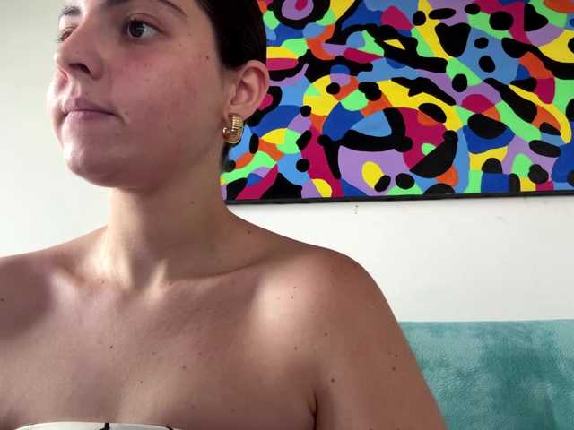KarinaValdespino live cam on BongaCams