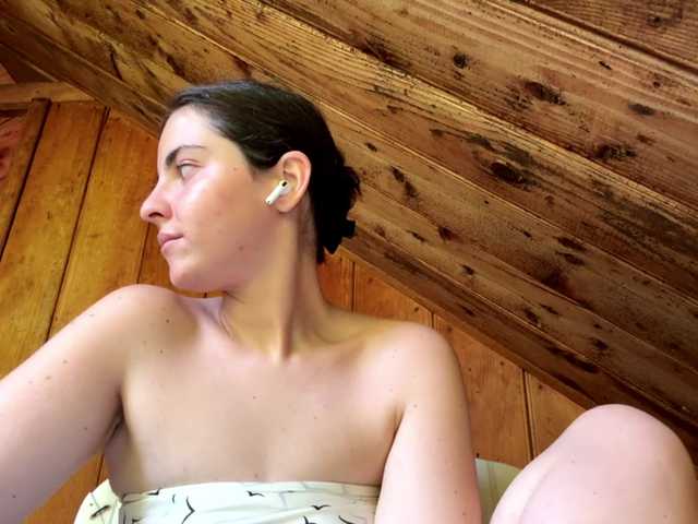 KarinaValdespino live cam on BongaCams