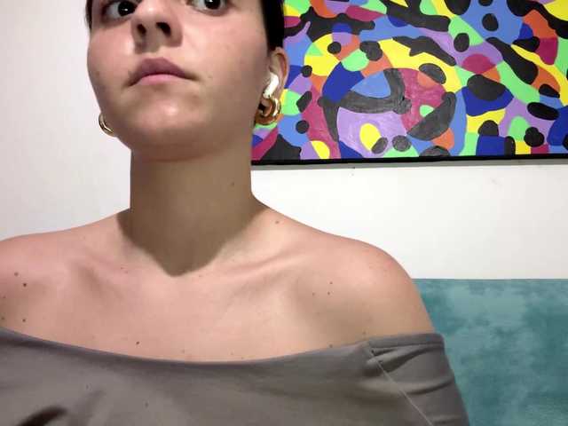 KarinaValdespino live cam on BongaCams