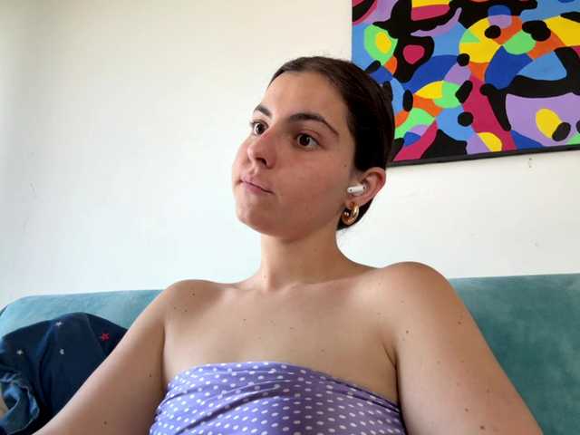 KarinaValdespino live cam on BongaCams