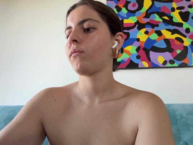 KarinaValdespino live cam on BongaCams