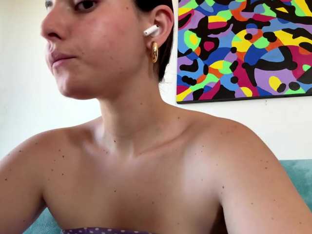 KarinaValdespino live cam on BongaCams