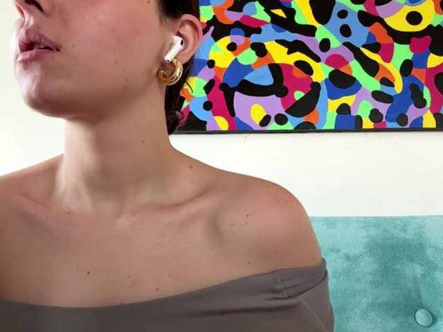 KarinaValdespino live cam on BongaCams