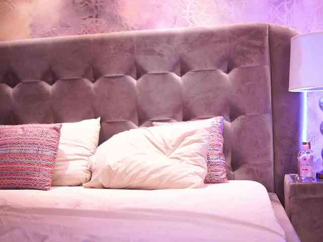 CataleyaBennett webcam