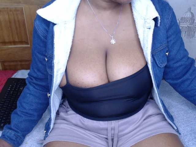 Bellathabootie live cam on BongaCams