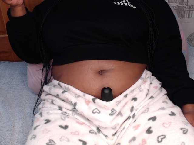 Bellathabootie live cam on BongaCams