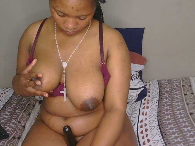 CherieBlush live cam on BongaCams