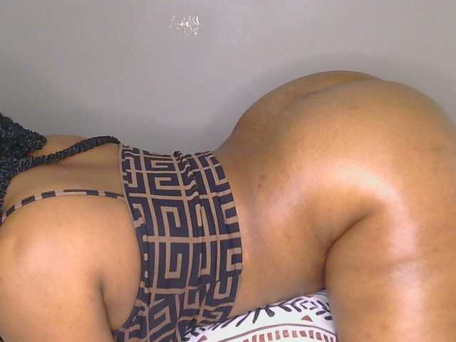 CherieBlush live cam on BongaCams