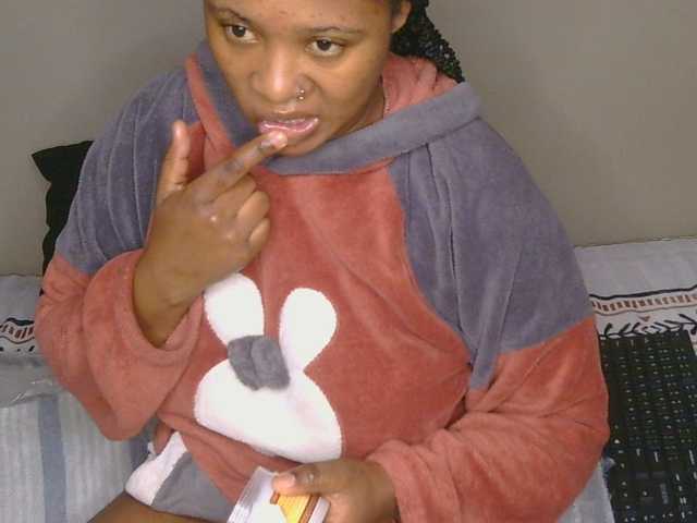 CherieBlush live cam on BongaCams