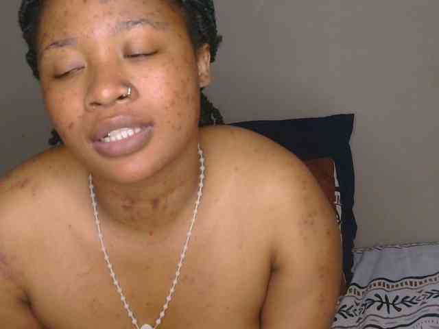 CherieBlush webcam