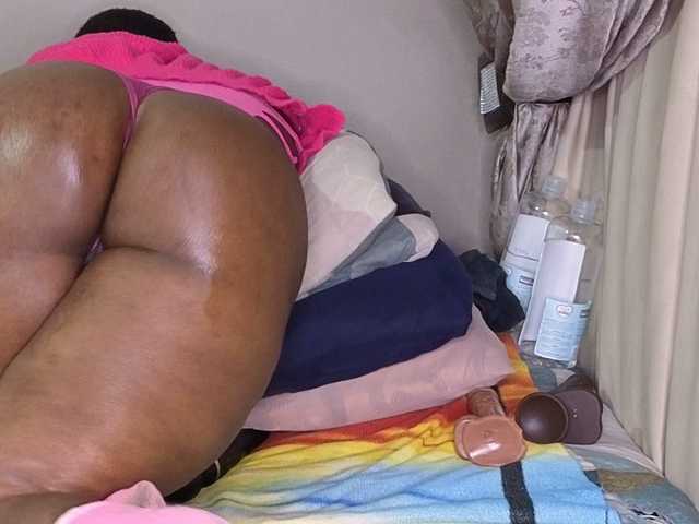 MissSpicybooty live cam on BongaCams