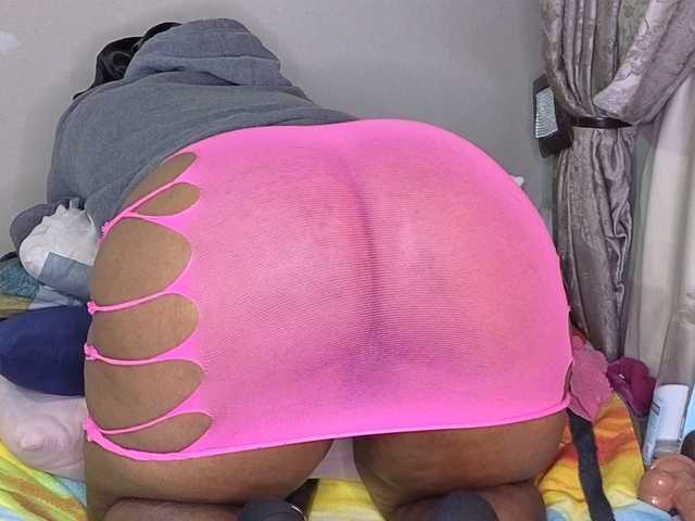 MissSpicybooty live cam on BongaCams