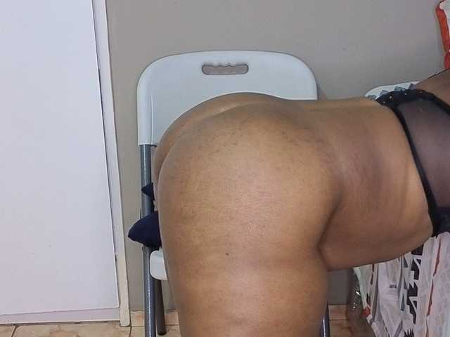MissSpicybooty live cam on BongaCams