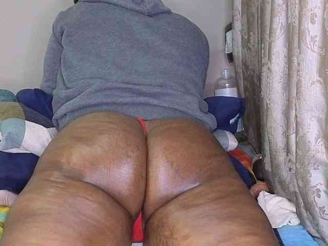 MissSpicybooty webcam