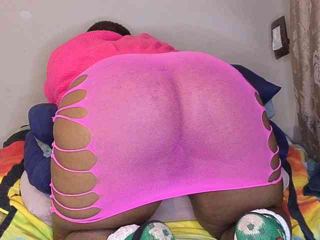 MissSpicybooty webcam
