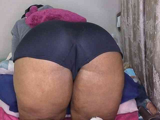 MissSpicybooty webcam