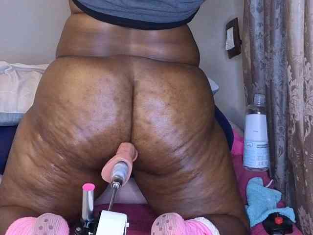 MissSpicybooty webcam