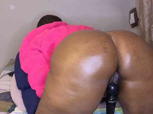 MissSpicybooty webcam