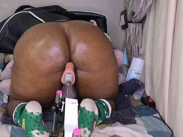 MissSpicybooty webcam