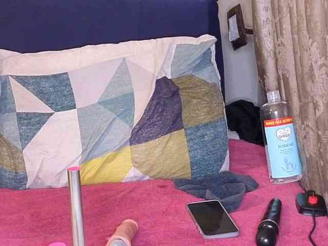 MissSpicybooty webcam