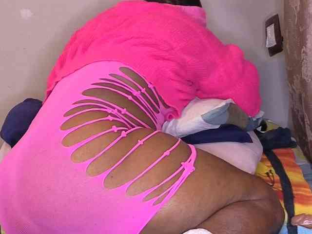 MissSpicybooty webcam