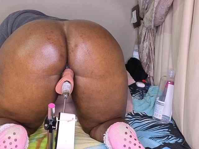 MissSpicybooty webcam