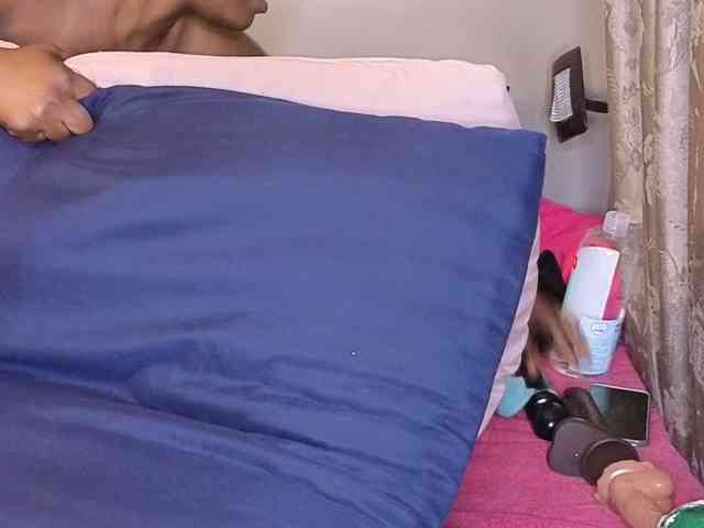 MissSpicybooty webcam