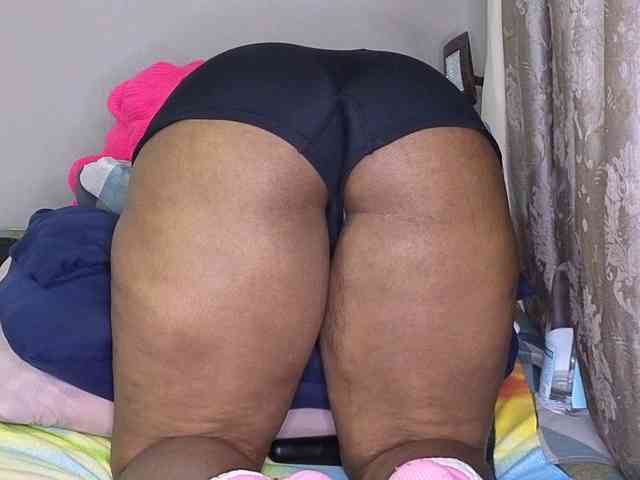 MissSpicybooty webcam