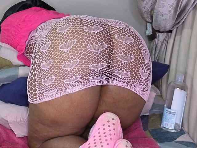 MissSpicybooty webcam