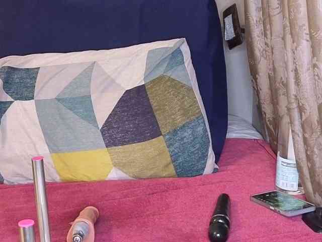 MissSpicybooty webcam