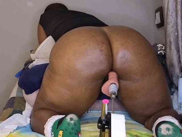 MissSpicybooty webcam