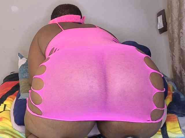 MissSpicybooty webcam