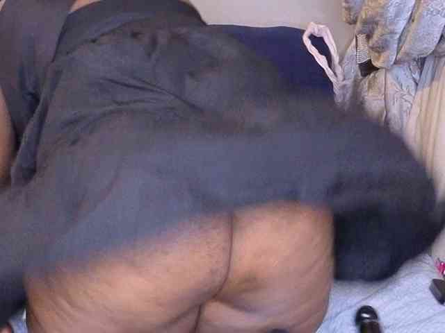 MissSpicybooty webcam