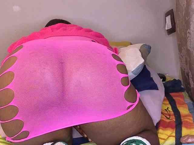 MissSpicybooty webcam