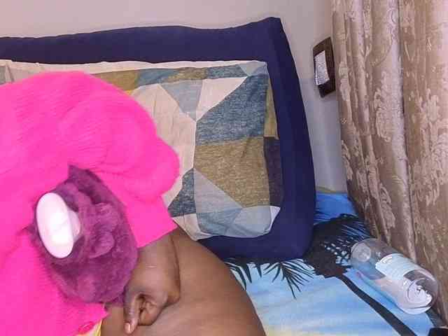 MissSpicybooty webcam