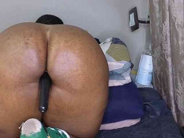 MissSpicybooty webcam