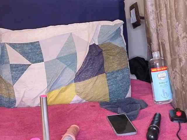 MissSpicybooty webcam
