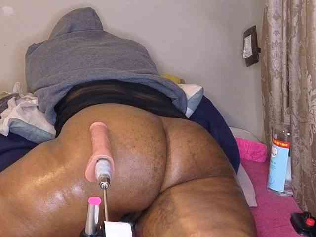 MissSpicybooty webcam