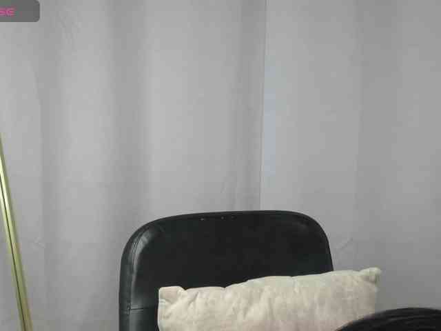 LailaRouse webcam