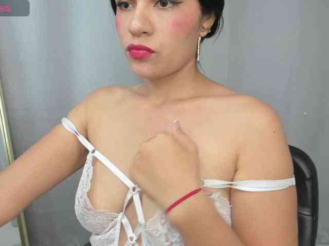 LailaRouse webcam
