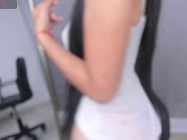 LailaRouse webcam
