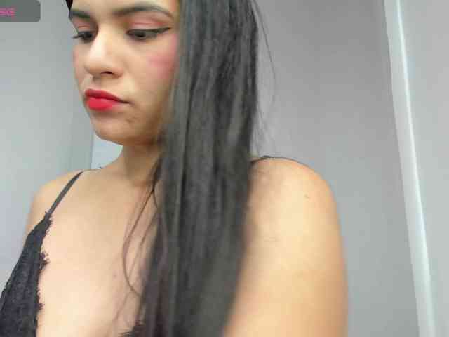 LailaRouse webcam
