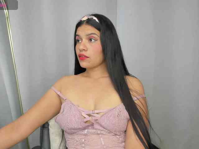 LailaRouse webcam