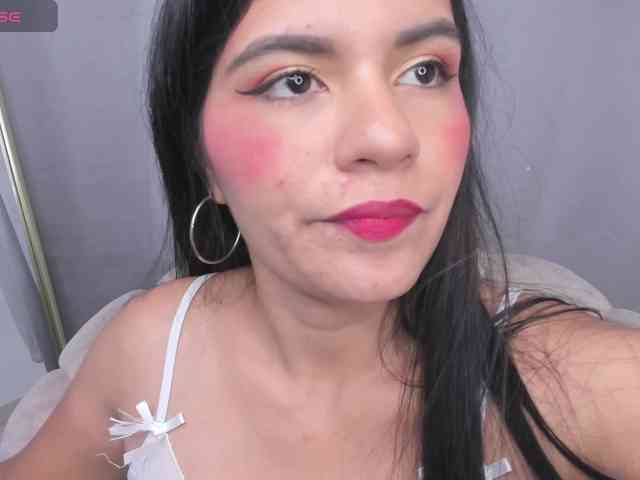 LailaRouse webcam