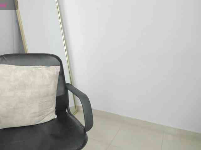 LailaRouse webcam